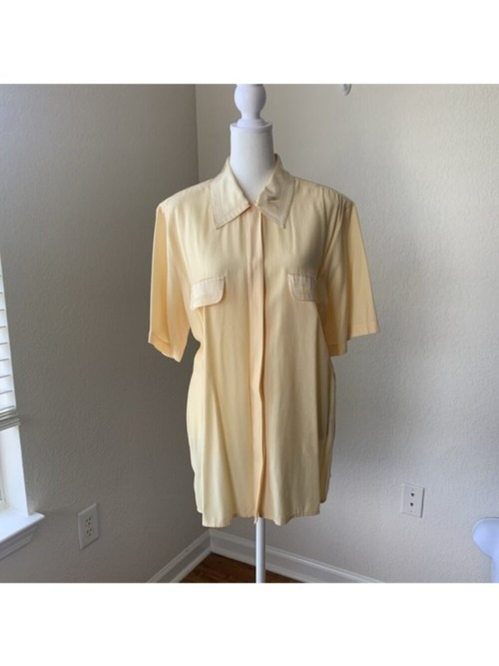 Vintage 1950s Jessica Rayon & Satin Yellow Short Sleeve Button Up Shirt Size 16